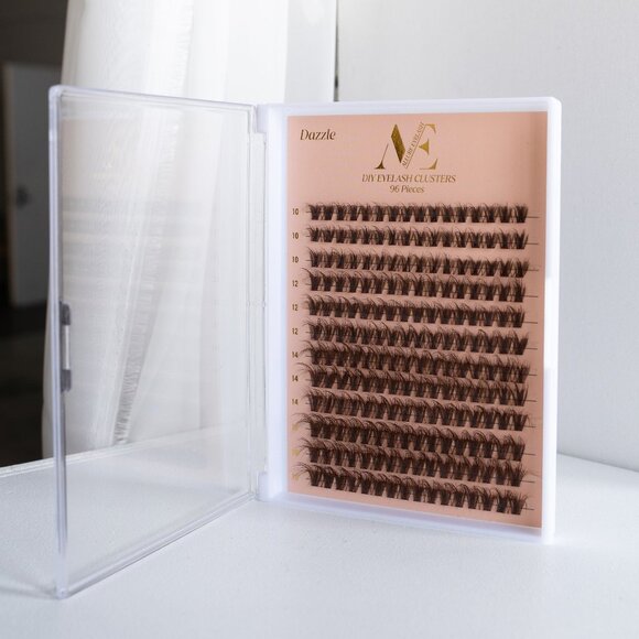 Brown Lashes - Picture 1 of 5